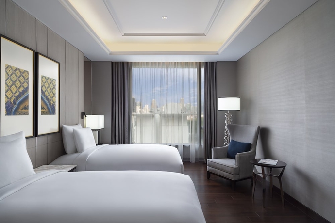 Imagen de la habitación del Hotel Sindhorn Kempinski Bangkok. Foto 16