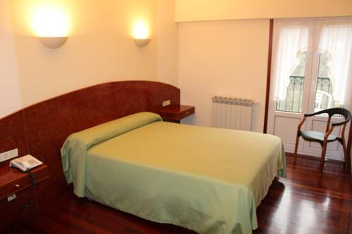 Imagen de la habitación del Hotel Sindika. Foto 4