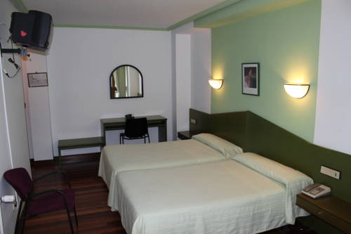Imagen de la habitación del Hotel Sindika. Foto 7