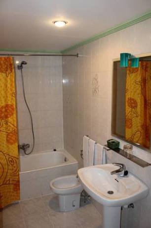 Imagen de la habitación del Hotel Sindika. Foto 9