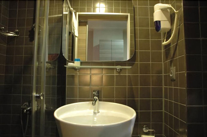 Imagen de la habitación del Hotel Sinem. Foto 6