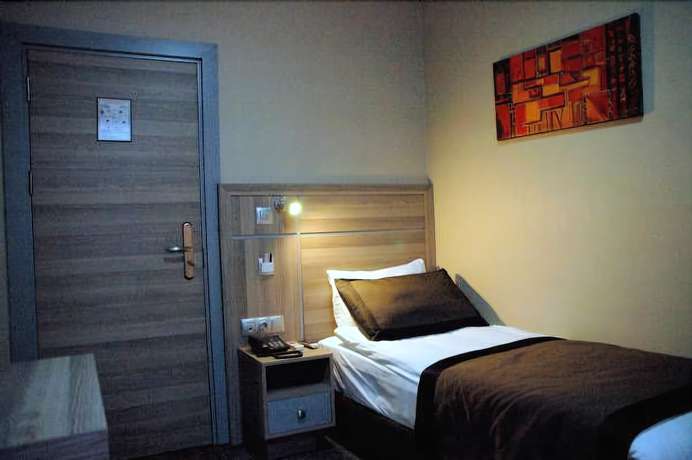 Imagen de la habitación del Hotel Sinem. Foto 8