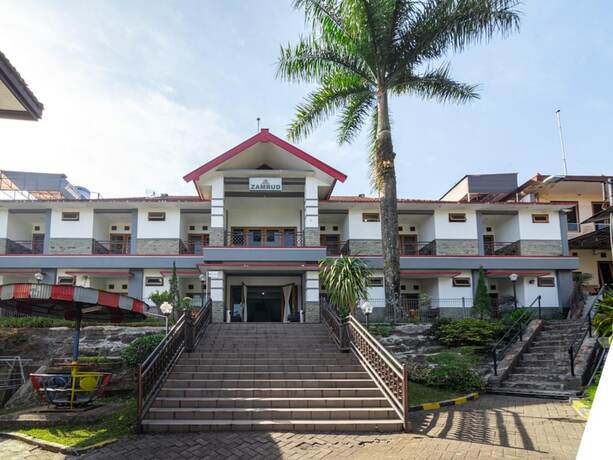 Imagen general del Hotel Sinergi Tretes. Foto 4