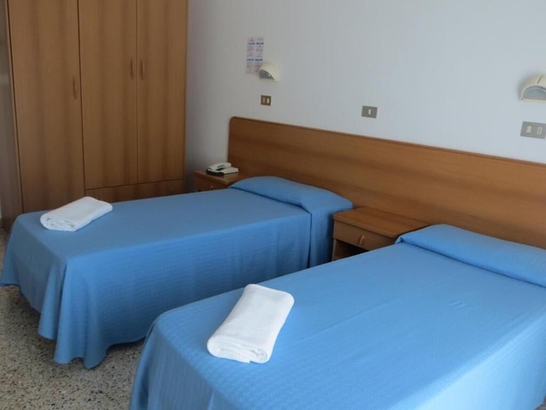 Imagen de la habitación del Hotel Singapore, Cervia. Foto 14