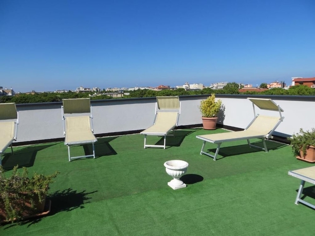 Imagen de los exteriores del Hotel Singapore, Cervia. Foto 16
