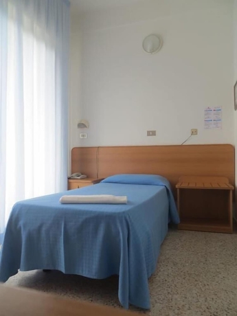 Imagen de la habitación del Hotel Singapore. Foto 13