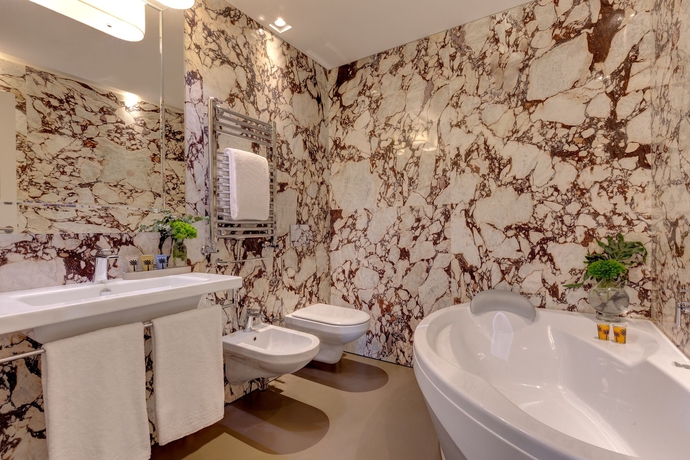 Imagen de la habitación del Hotel Singer Palace. Foto 8