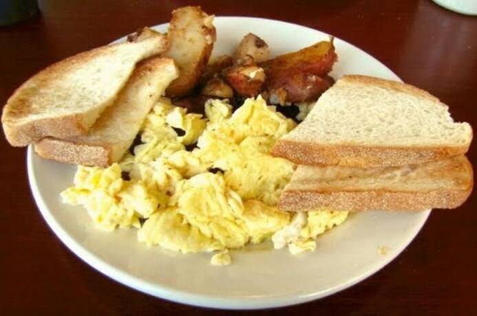 Imagen del bar/restaurante del Hotel Singgahan Bungalow. Foto 22