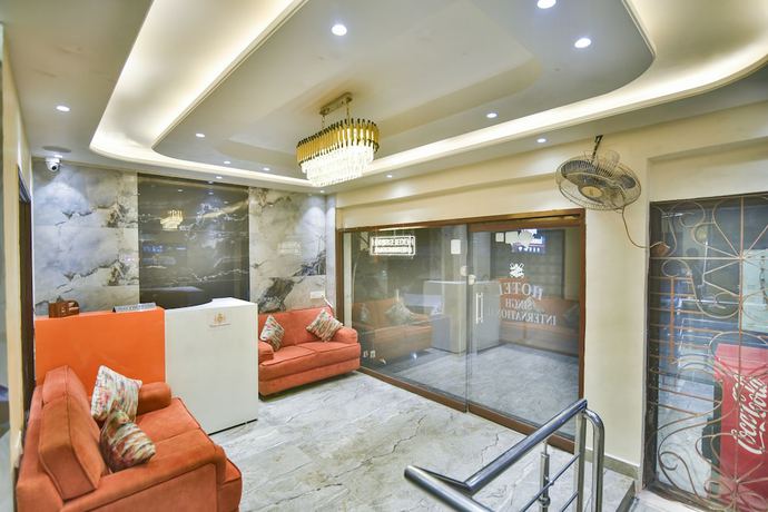 Imagen de los interiores del Hotel Singh International. Foto 20
