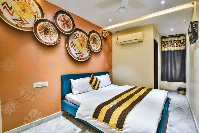 Imagen de la habitación del Hotel Singh International. Foto 17
