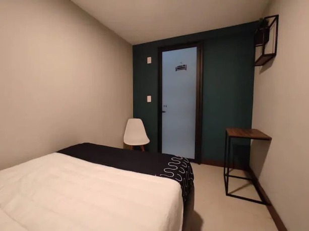 Imagen de la habitación del Hotel Singular S&oacute;crates. Foto 12
