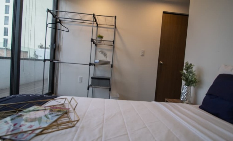Imagen de la habitación del Hotel Singular S&oacute;crates. Foto 17