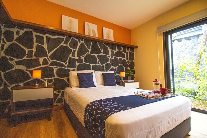 Imagen de la habitación del Hotel Singular S&oacute;crates. Foto 19