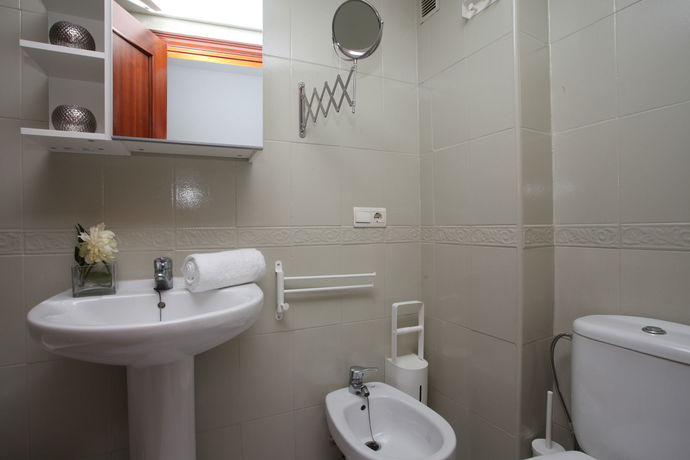 Imagen de la habitación del Hotel Singularstays Mercado Central. Foto 5