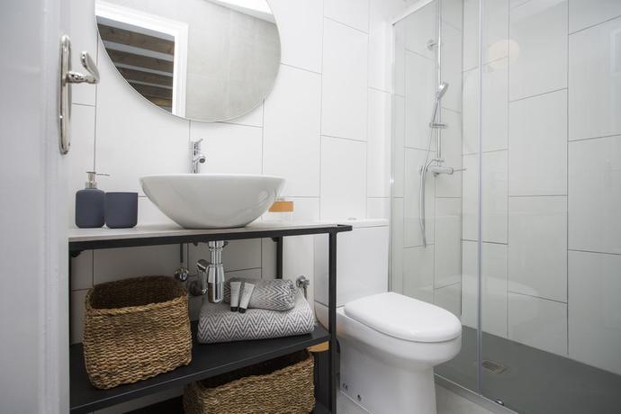 Imagen de la habitación del Hotel Singularstays Parque Central. Foto 19