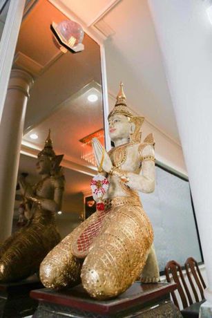 Imagen de los interiores del Hotel Sinkiat Thani. Foto 18
