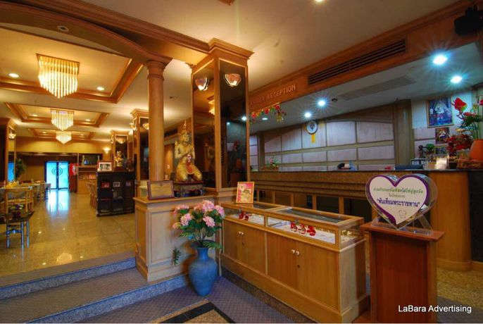 Imagen del bar/restaurante del Hotel Sinkiat Thani. Foto 6