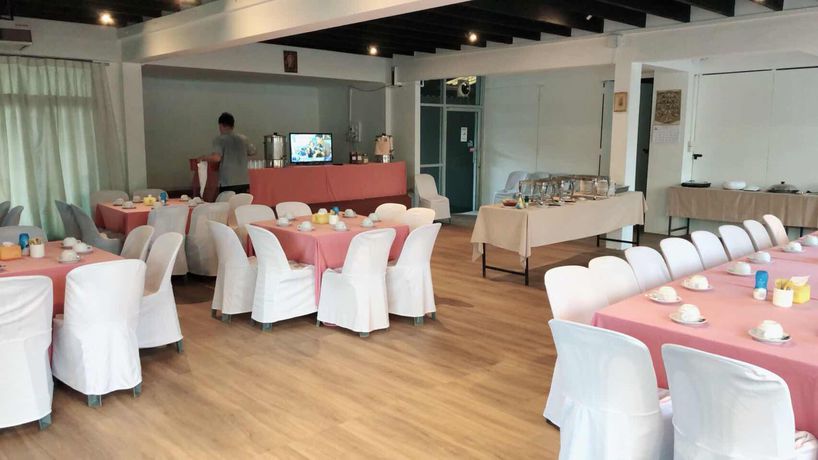 Imagen del bar/restaurante del Hotel Sinkiat Thani. Foto 7