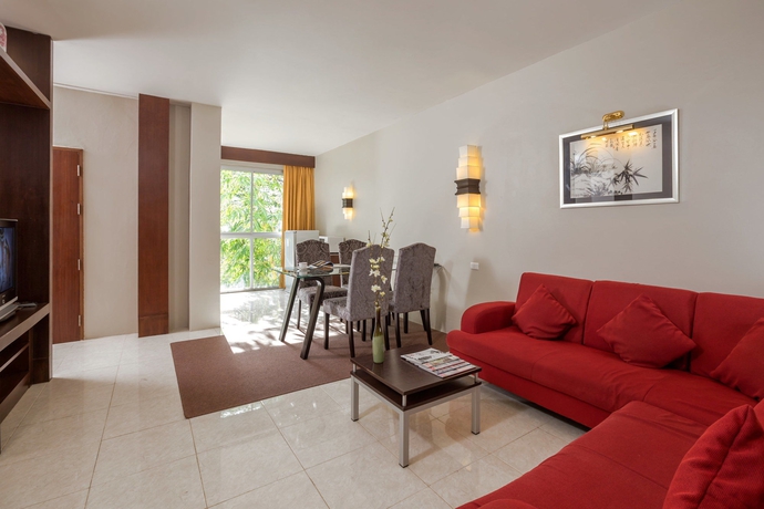 Imagen de los interiores del Hotel Sino House Phuket. Foto 16