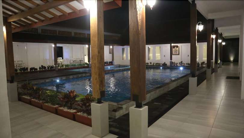Imagen de la piscina del Hotel Sinom Borobudur. Foto 17