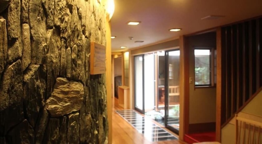 Imagen general del Hotel Sinonomesou. Foto 11