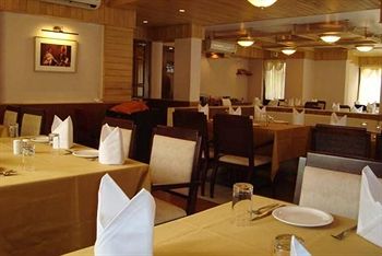 Imagen de los exteriores del Hotel Sinq Beach Resort. Foto 14