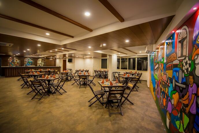 Imagen del bar/restaurante del Hotel Sinq Edge. Foto 16