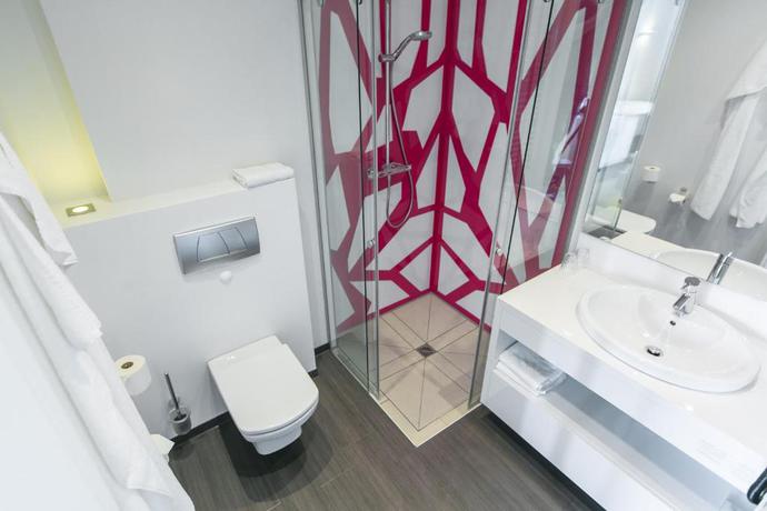 Imagen de la habitación del Hotel Sinsheim. Foto 4