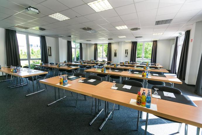 Imagen de los interiores del Hotel Sinsheim. Foto 8