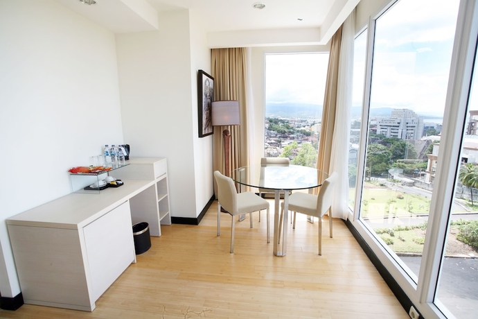 Imagen de la habitación del Hotel Sintesa Peninsula Hotel Manado. Foto 13