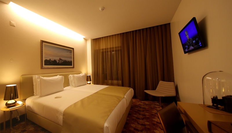 Imagen de la habitación del Hotel Sintra Boutique. Foto 7