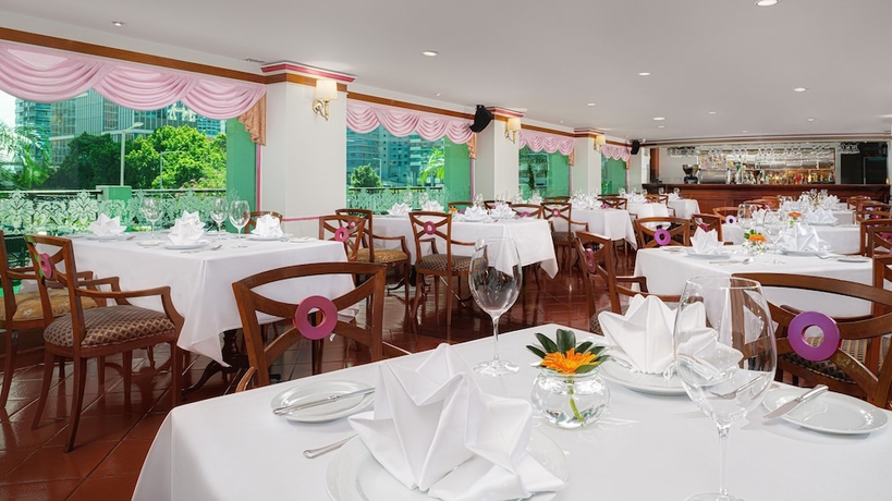 Imagen del bar/restaurante del Hotel Sintra. Foto 4