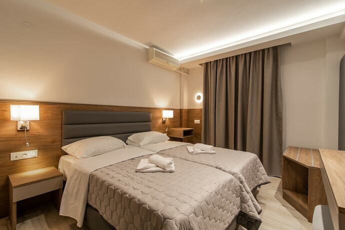 Imagen general del Hotel Sintrivanis Beach Resort. Foto 6