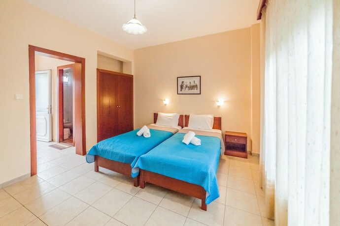 Imagen general del Hotel Sintrivanis Beach Resort. Foto 7