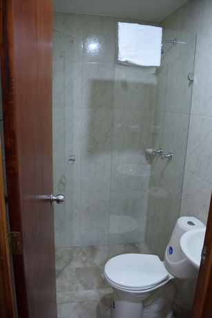 Imagen de la habitación del Hotel Sion Santafe. Foto 14