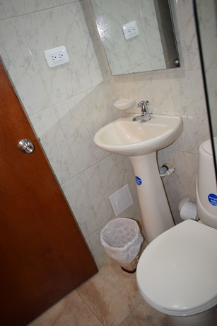 Imagen de la habitación del Hotel Sion Santafe. Foto 15