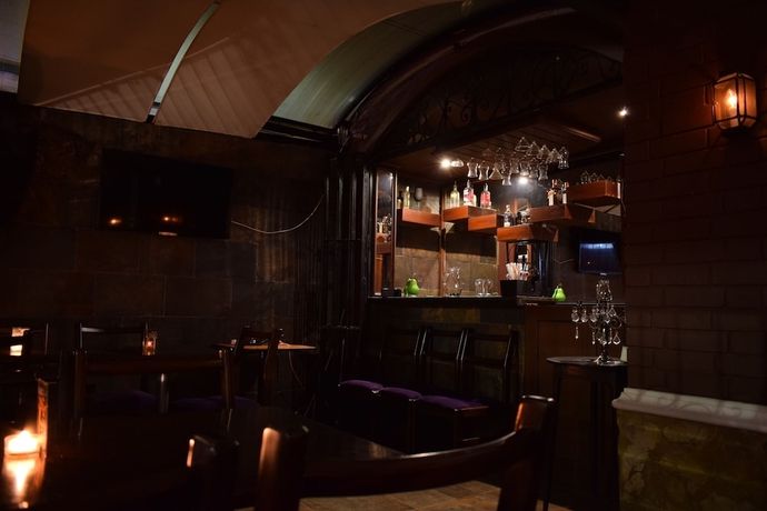 Imagen del bar/restaurante del Hotel Sion Santafe. Foto 4