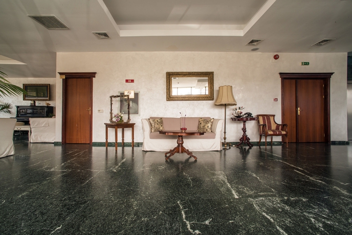 Imagen de los interiores del Hotel Siqua. Foto 12