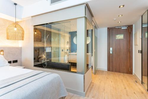 Imagen de la habitación del Hotel Sir Anthony. Foto 17