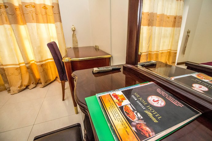 Imagen de la habitación del Hotel Sir Jose. Foto 3