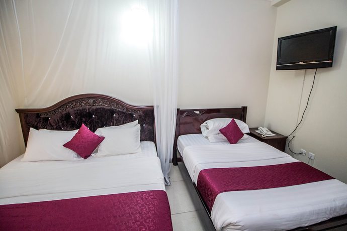 Imagen de la habitación del Hotel Sir Jose. Foto 7