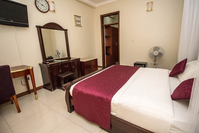 Imagen de la habitación del Hotel Sir Jose. Foto 8