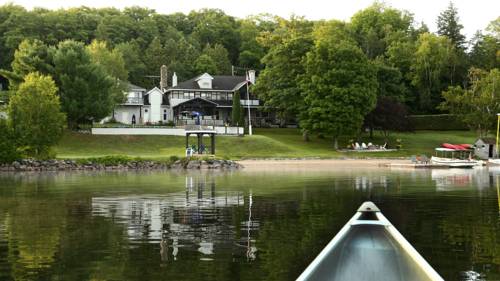 Imagen de la habitación del Hotel Sir Sam's Inn & Spa. Foto 2