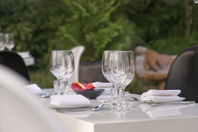 Imagen del bar/restaurante del Hotel Sir Savigny. Foto 4