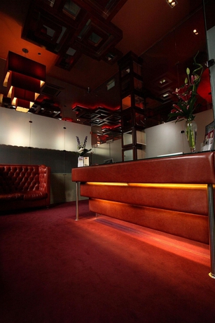 Imagen de los interiores del Hotel Sir Thomas. Foto 14