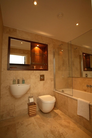 Imagen de la habitación del Hotel Sir Thomas. Foto 13