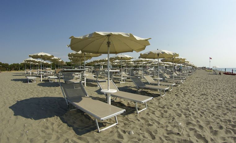 Imagen de los interiores del Hotel Sira Resort. Foto 15