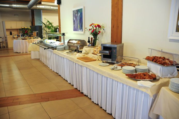 Imagen de la piscina del Hotel Sira Resort. Foto 16