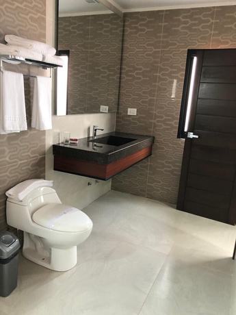 Imagen de la habitación del Hotel Sirari Suites, Municipio Santa Cruz de la Sierra. Foto 8