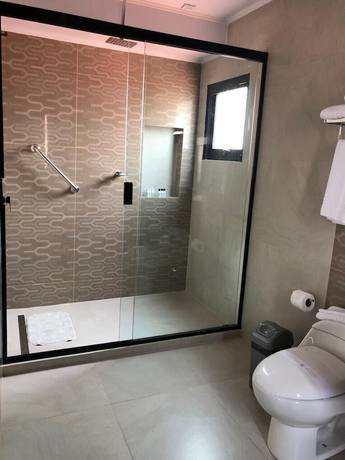 Imagen de la habitación del Hotel Sirari Suites, Municipio Santa Cruz de la Sierra. Foto 13